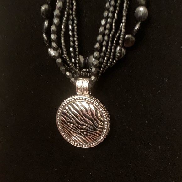 Premier Designs Zebra Enhancer - Picture 5 of 5